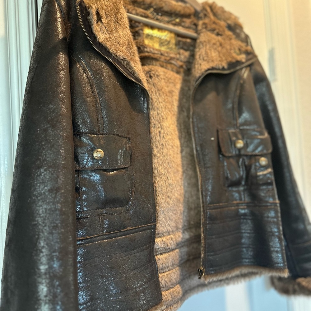 Jackets - Picture 3 of 5